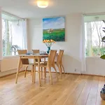 Nice Home In Brouwershaven With Wifi
