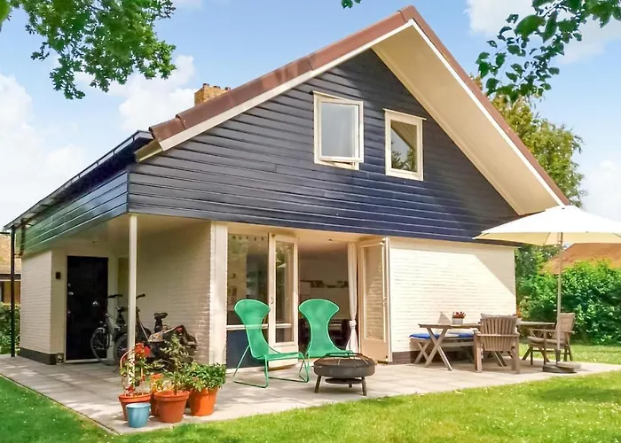Nice Home In Brouwershaven With Wifi